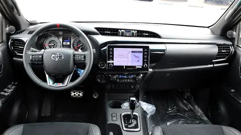 2026 Toyota HILUX — миниатюра 15