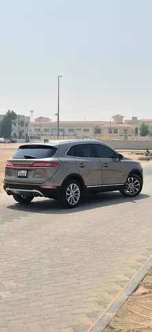 2016 Lincoln MKC photo 1