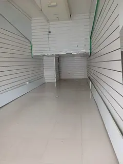 Commercial space for annual rent in Al Dhaid, suitable for offices and all commercial activities. Ex