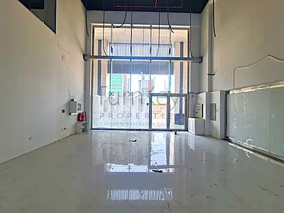 Fully Fitted\Main Road Visibility\Ample RTA Parking