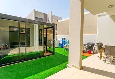 Upgraded | Fully furnished | Landscaped Garden