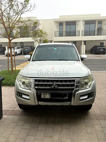 Mitsubishi Pajero 2015 GLS GCC Specs