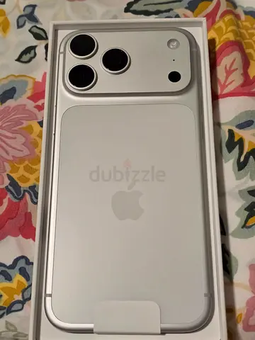 Silver iPhone 17 Pro Max (in box) - Good condition,just opened it not use