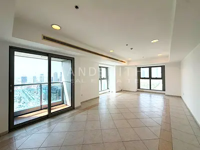 Sea View | 3BR Apartment | High Floor | Vacant