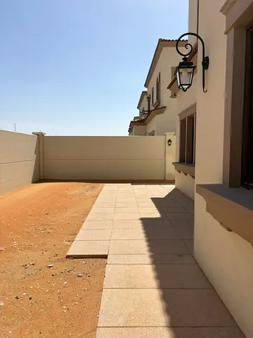 Spacious 3Bedroom Villa l Single Row l Ready Now