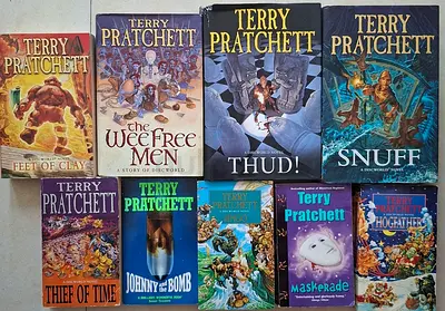Collection of Pratchett Books