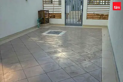 Amazing location | Single row | Prime location