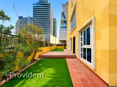 Fully Furnished | Vacant | Corner Unit