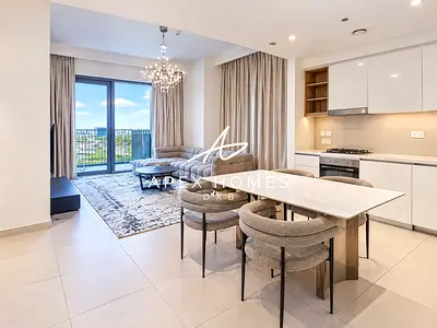 Cozy Apartment| Corner Unit | Fully Furnished