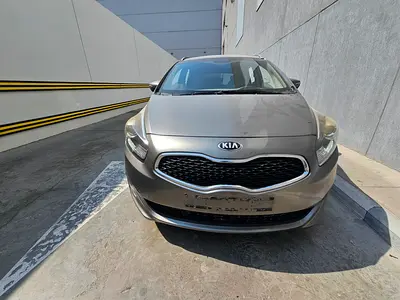 7 seater Kia Carens EX 2014 GCC Specs