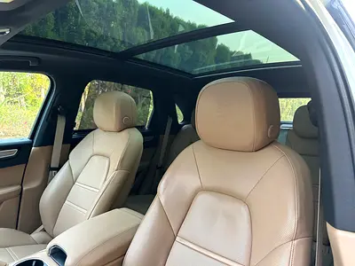 صورة 9 لـ 2022 Porsche CAYENNE