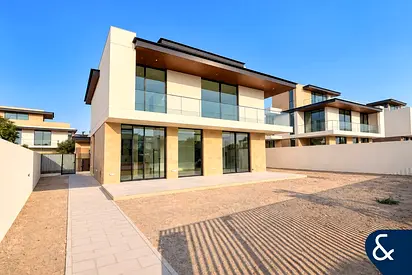 Lawn Backing | Independent Villa | 4 Bed