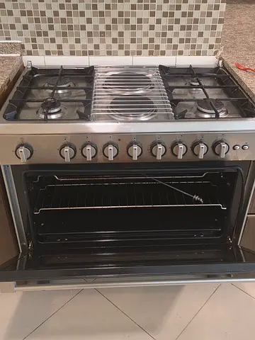 Stainless Steel 5-Burner Gas Cooker with Oven - Good Working Condition