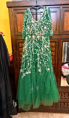 Green hand stitches Embellished Floor-Length Evening Gown, Size L/ 14 uk size