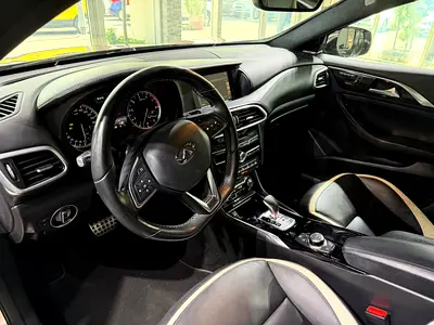 2017 Infiniti Q30 照片 8