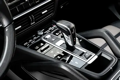 صورة 10 لـ 2023 Porsche CAYENNE