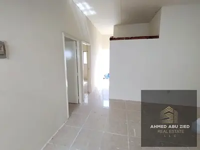 سكن موظفين للإيجار السنوي في الراشدية 1 عجمان غرفتان وصالة واسعة وحمامان ومطبخ وموقع مميز بالقرب من شارع الميناء وأبراج الخور ومناسب للموظفين والعمال