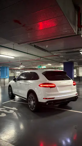 صورة 4 لـ 2016 Porsche CAYENNE