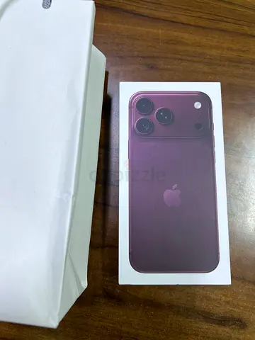 iPhone 18 pro max 256 burgundy