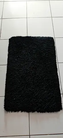 Black shaggy rectangular rug - good condition