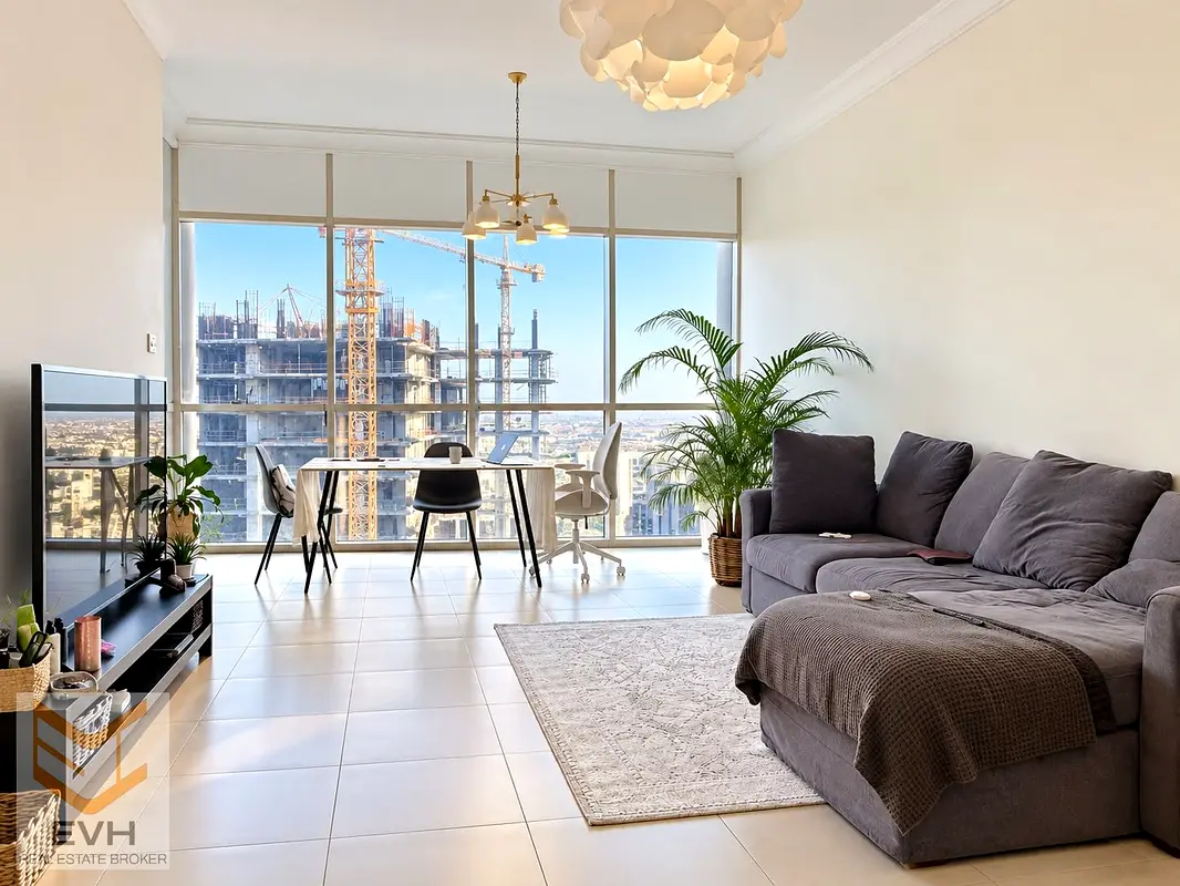 Full Glass | Elegant 1-Bedroom +Store Apartment