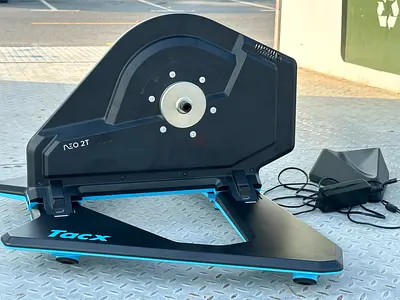 Tacx Neo 2T smart indoor trainer