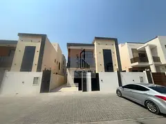 Villa for sale (ground floor first floor, and roof) in a prime location