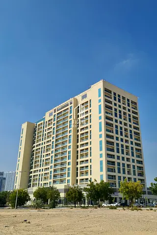 1HBK | Multiple Views | Balcony Access | 4 CHEQUES