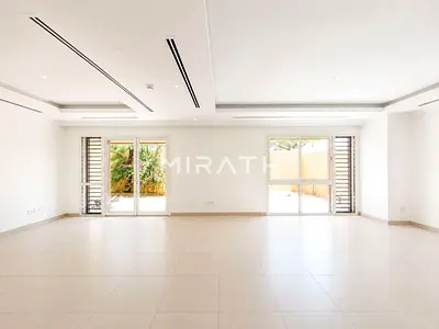 Spacious Layout | Single Row | Ready to Move In
