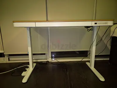 Electric height-adjustable standing desk w/Drawer, USB-A & C ports - good condition