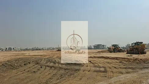 موقع مميز قريب من حديقة ومسجد على شارع 15