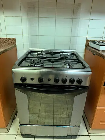 Indesit 60x60 four burner gas operated cooking range with grill