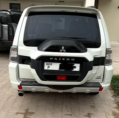 Mitsubishi Pajero 2015 GLS GCC Specs