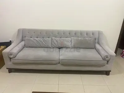 Light grey 3-seater tufted velvet sofa - good condition