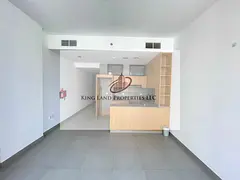 A partition studio is available for rent in Al Mamsha