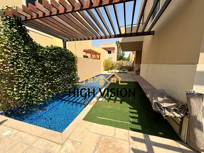 Single Row | 4BR Villa with Pool | Vacant