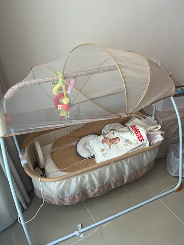 Baby bassinet with canopy and mobile - brand new without cartoon
