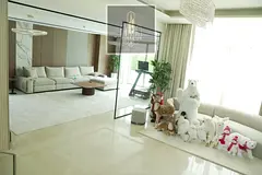Large Cornner Unit/ Fully Furnished /Immaculately