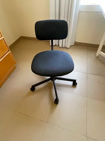 Simple grey office swivel chair - good condition