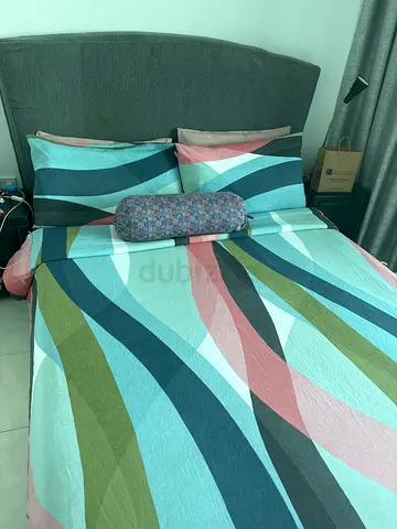Queen size bed with mattress