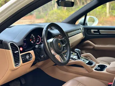 صورة 8 لـ 2022 Porsche CAYENNE