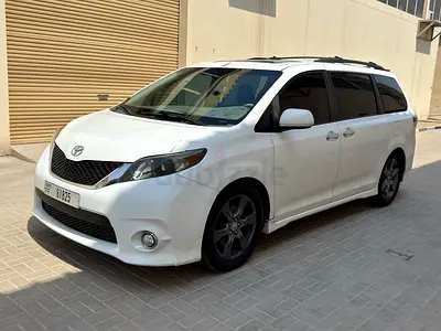 2014 Toyota Sienna SE - American Specs
