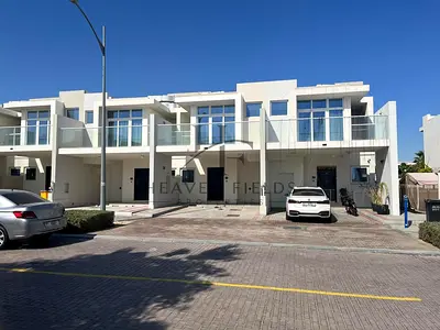 Spacious Single-Row Road-Facing Villa | Well Maintained | Prime Location