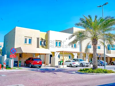 VACANT SINGLE ROW 4BR VILLA READY TO MOVE