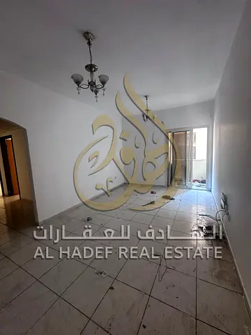 🏡✨ غرفتين وصالة للإيجار السنوي – القاسمية الند، الشارقة ✨🏡 فرصة مميزة للسكن في شقة غرفتين وصالة بمنطقة القاسمية الند، مع خدمات ومرافق مجانية داخل ا
