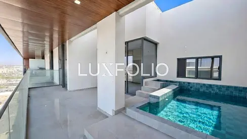 Vacant | Private Pool | Top Floor