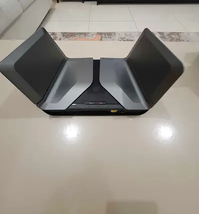 Nighthawk Netgear AX8 8-Stream AX6000
RAX8O (Good Working Condition)