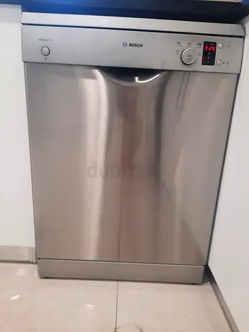 Bosch Series 4 Dishwasher SMS50D08GC 12 Place Settings Free Standing Dishwasher