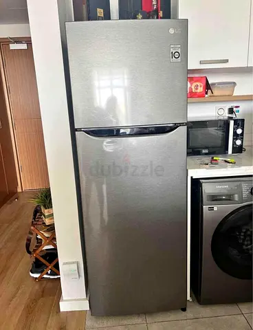 LG Top Freezer Refrigerator - Silver, 2-Door, Good Condition