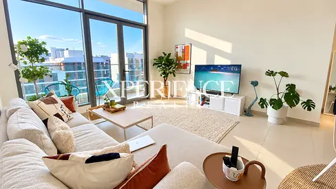 BRIGHT | FULLY FURNISHED | POOL & PARK VIEW